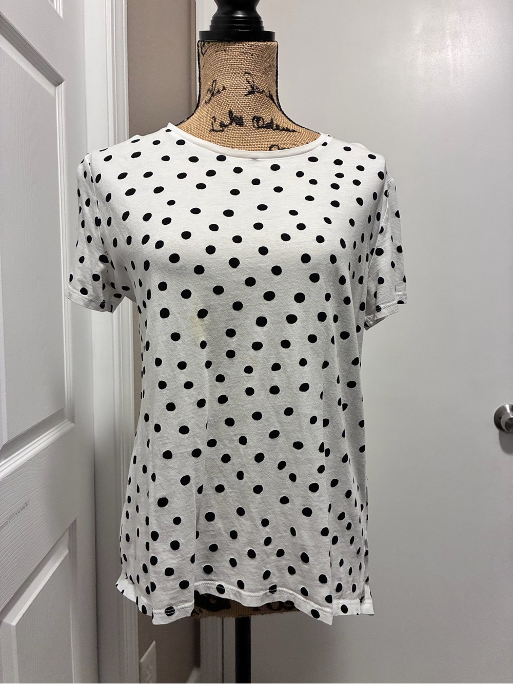 Zara White Short Sleeve Tee with Black Polka Dots